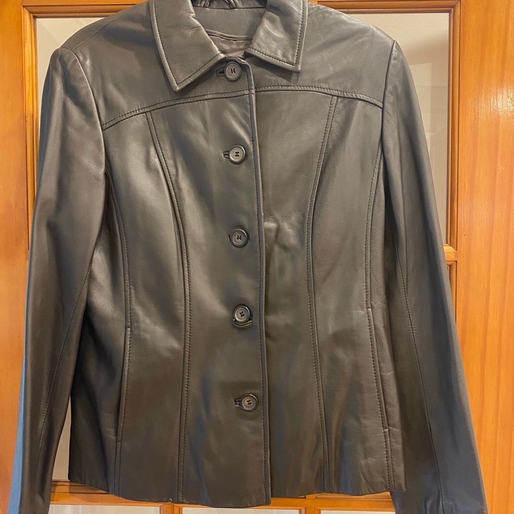 Brown Leather Women’s Coat with Inner, Detachable Liner.